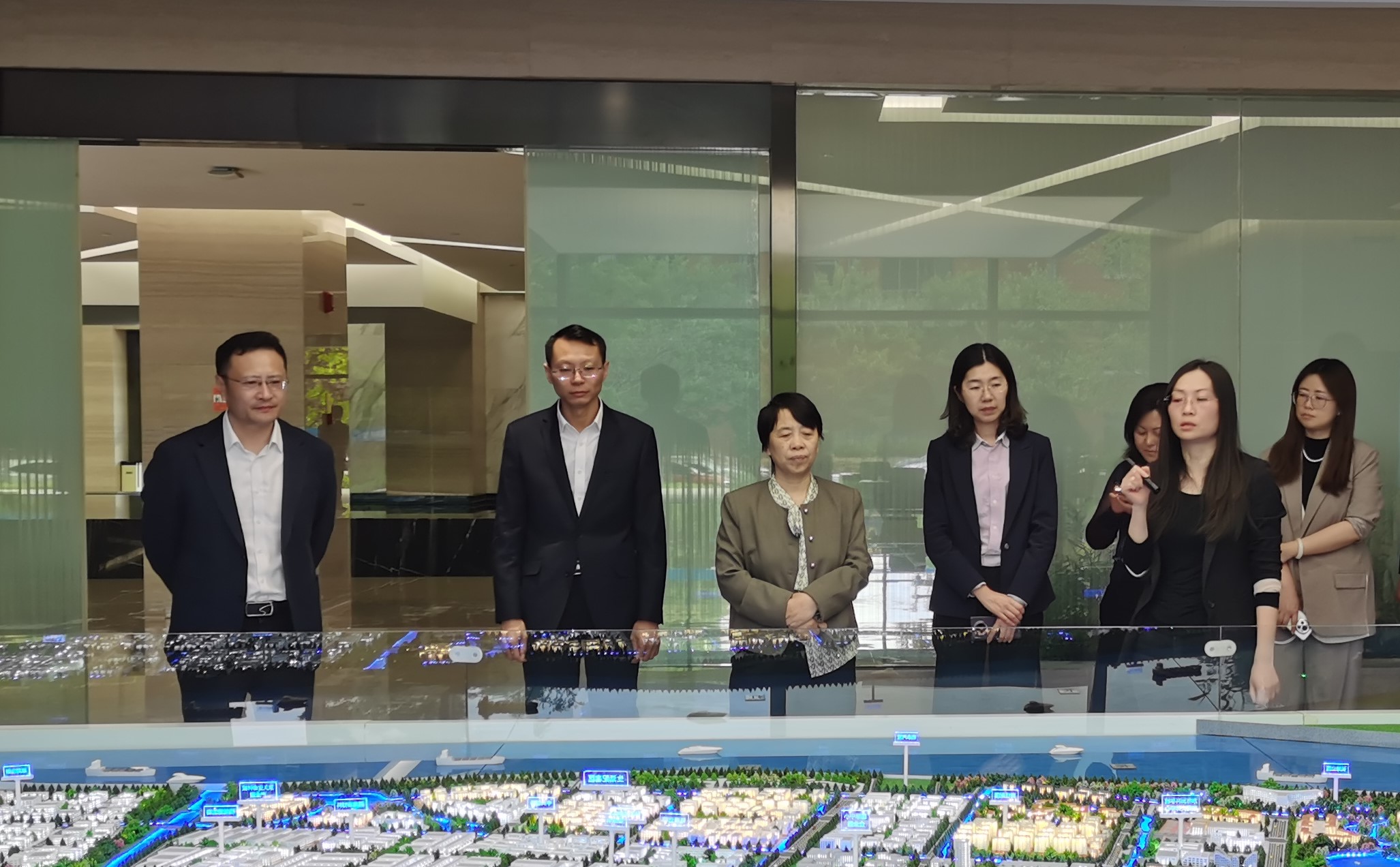 國家藥監局高級研修學(xué)院蒞臨我院調研指導